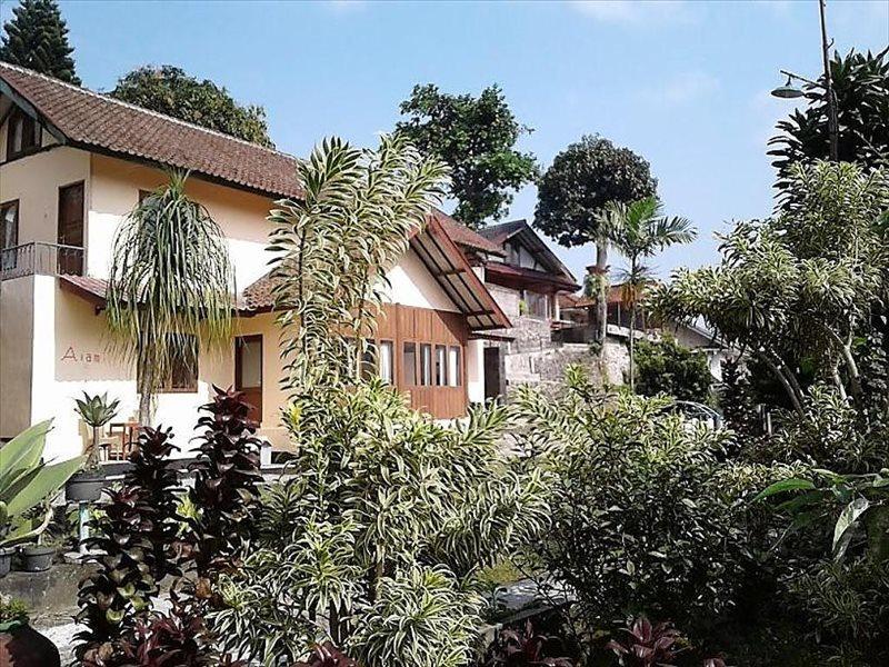 Villa Tunas Alam Mutiara Puncak Exterior photo