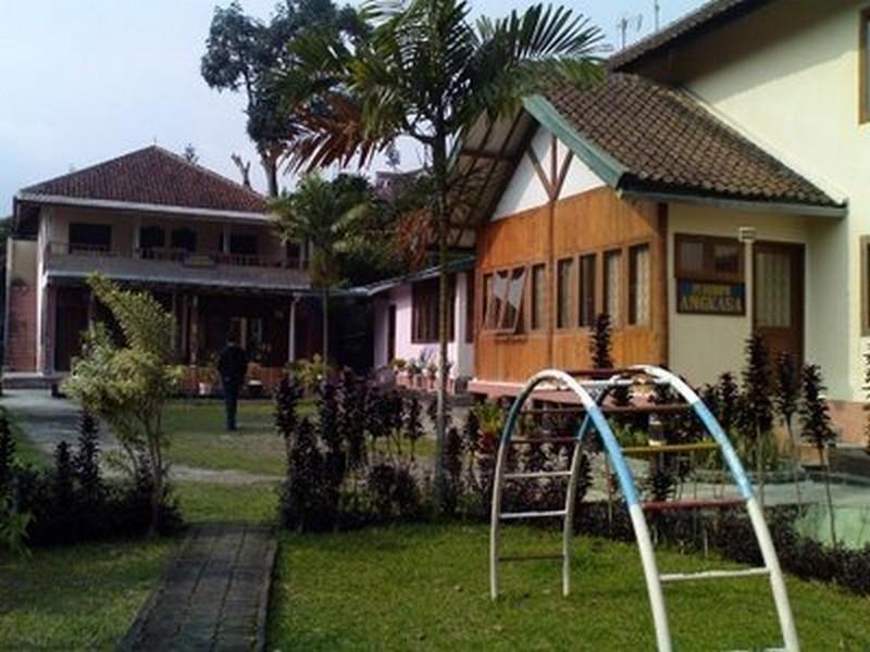 Villa Tunas Alam Mutiara Puncak Exterior photo