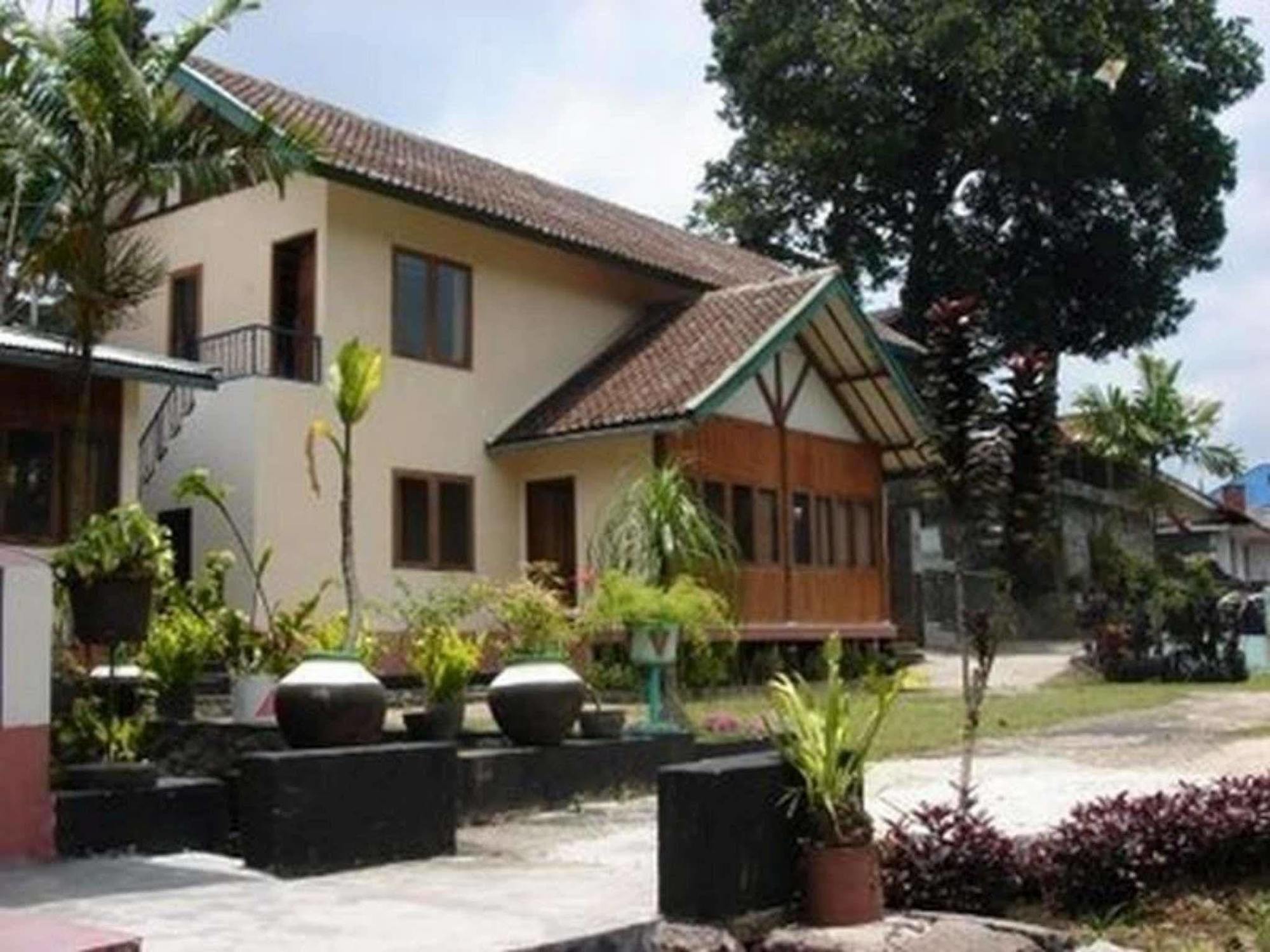 Villa Tunas Alam Mutiara Puncak Exterior photo